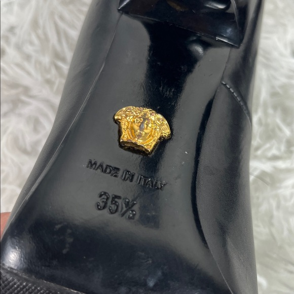 🌹VERSACE MEDUSA HEELS - Picture 11 of 13